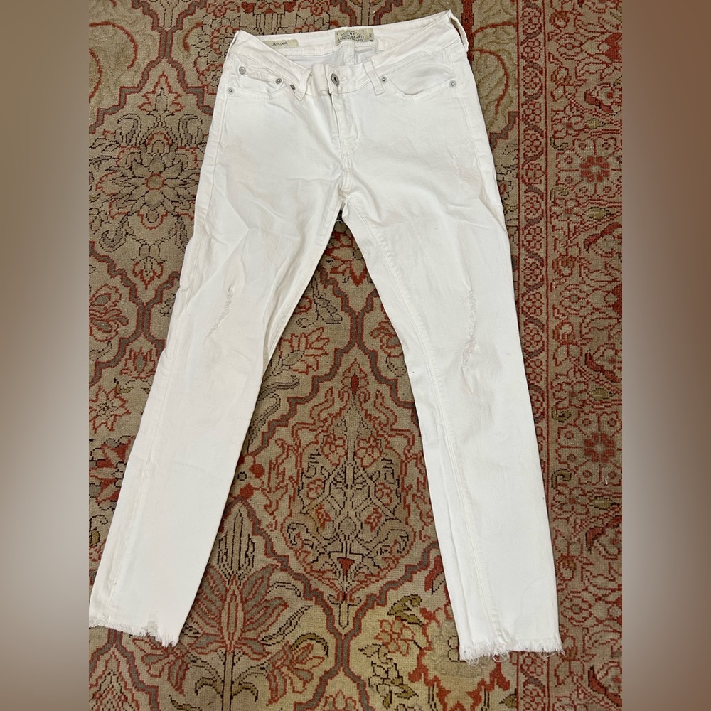 Low rise lucky brand white jeans - size 27